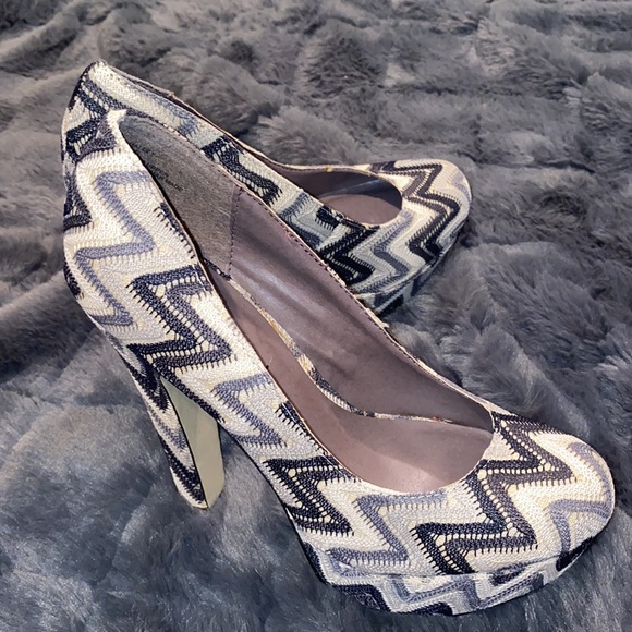 🔴Women’s Madden Platform 5” Heels 👠 - Picture 4 of 7